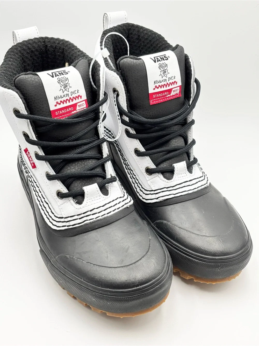 VANS x Kennedi Deck  Standard Mid Snow MTE Boot Shoes White / Black Size 8.5